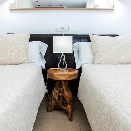 Apartment Calas *